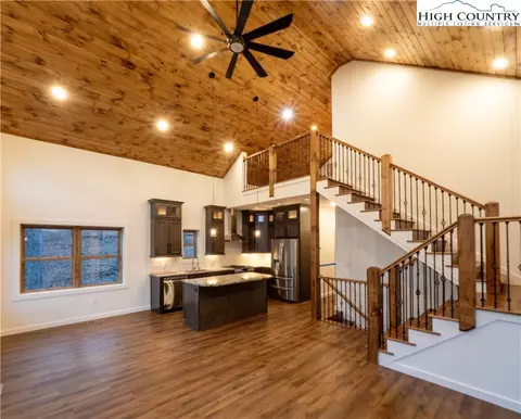 103 W Pond Creek Rd, Beech Mountain, NC 28604 photo 11