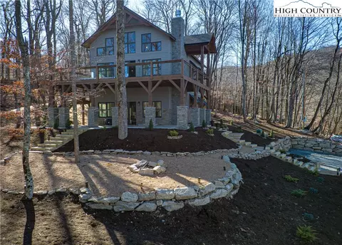 103 W Pond Creek Rd, Beech Mountain, NC 28604