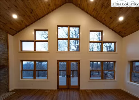 103 W Pond Creek Rd, Beech Mountain, NC 28604 photo 5