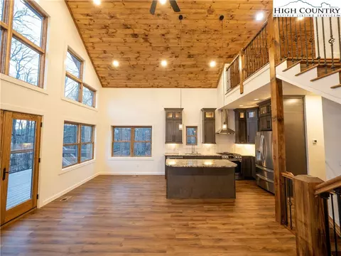 103 W Pond Creek Rd, Beech Mountain, NC 28604 photo 7