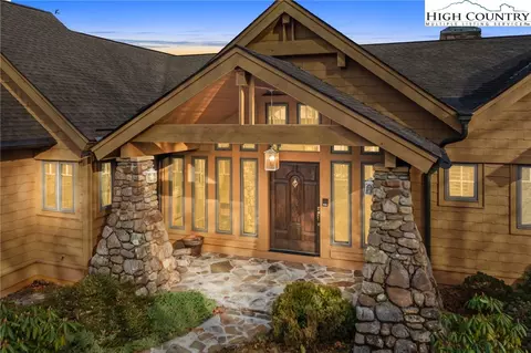 319 N Pinnacle Ridge Rd, Beech Mountain, NC 28604
