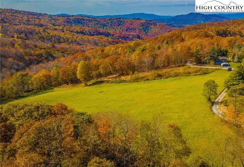 3654 Andy Hicks Rd, Banner Elk, NC 28604
