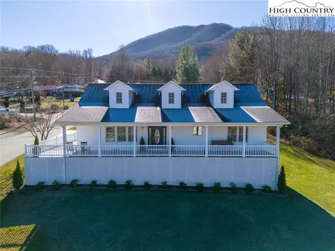 330 Academy St, Jefferson, NC 28640