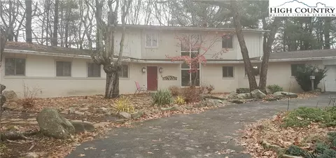 207 Skyview Dr, Boone, NC 28607 photo 3