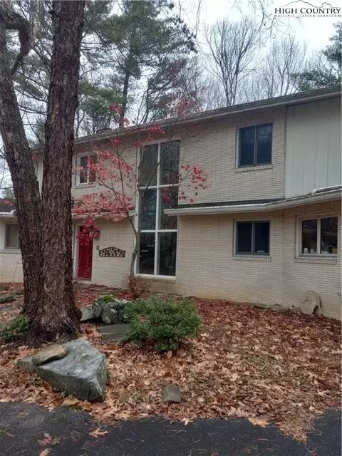 207 Skyview Dr, Boone, NC 28607 photo 2