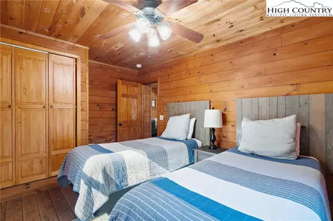 Bedroom - 1461 Pine Rdg, Beech Mountain, NC 28604 photo 5 of 6