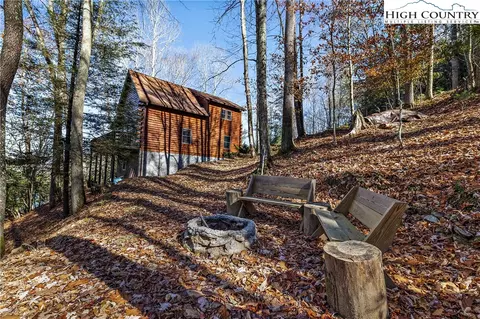 Exterior - 1461 Pine Rdg, Beech Mountain, NC 28604 photo 3 of 6