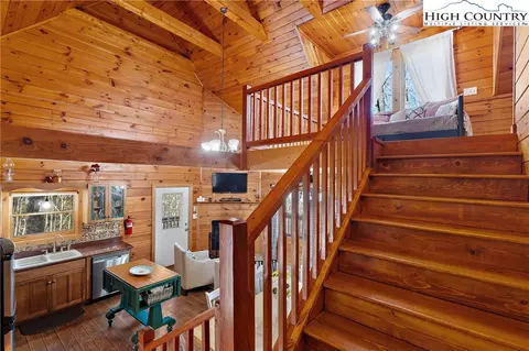 Entry Way - 1461 Pine Rdg, Beech Mountain, NC 28604 photo 1 of 2