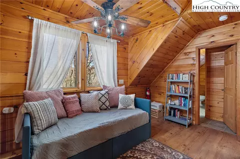 Bedroom - 1461 Pine Rdg, Beech Mountain, NC 28604 photo 4 of 6