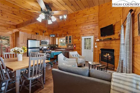 Living - 1461 Pine Rdg, Beech Mountain, NC 28604 photo 2 of 8