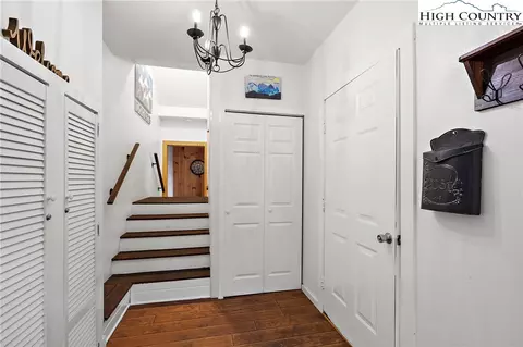 Entry Way - 1461 Pine Rdg, Beech Mountain, NC 28604 photo 2 of 2