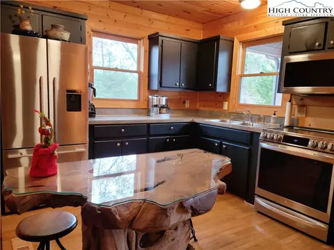 268 Bulltown Dr, Purlear, NC 28665 photo 7