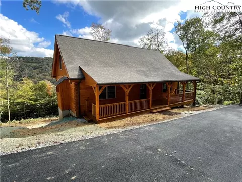 749 Shelter Rock Cir, Sugar Mountain, NC 28604