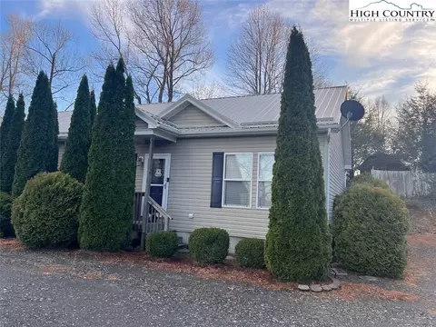 403 Ridgecrest Ave #3A, West Jefferson, NC 28694