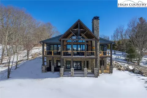 379 Andrews Rd, Banner Elk, NC 28604
