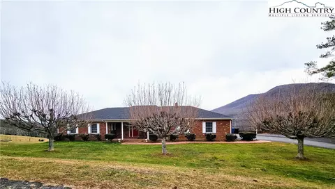 421 Martin St, Jefferson, NC 28640