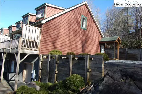 11 Golfview Ln #7, Linville, NC 28646
