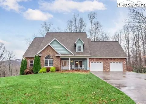 447 Oakwood Rd, West Jefferson, NC 28694