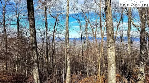 18 Olde Stone Dr, Crumpler, NC 28617