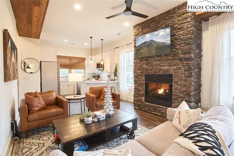 138 Pine St # -A, Blowing Rock, NC 28605