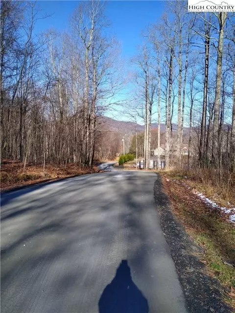 13 Winter Street, Jefferson, NC 28640