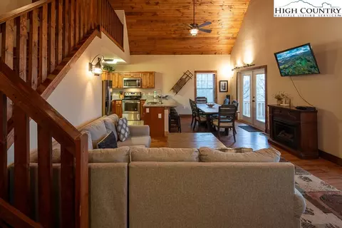 117 Slopeside Rd, Beech Mountain, NC 28604 photo 9