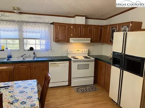 306 Betsy Dr, Todd, NC 28684 photo 7
