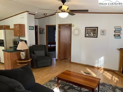 306 Betsy Dr, Todd, NC 28684 photo 5