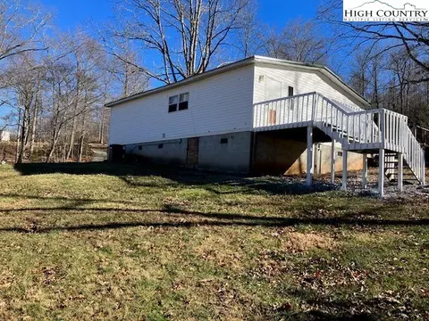 306 Betsy Dr, Todd, NC 28684 photo 3