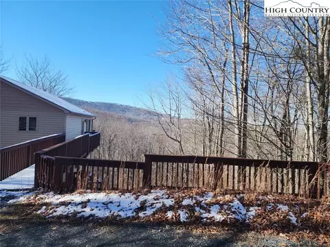 112 Aster Trl, Beech Mountain, NC 28604 photo 1