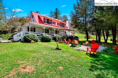 317 Old Turnpike Rd NW, Banner Elk, NC 28604