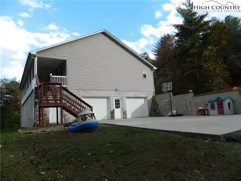 1167 Woodrow Pl, Lenoir, NC 28645