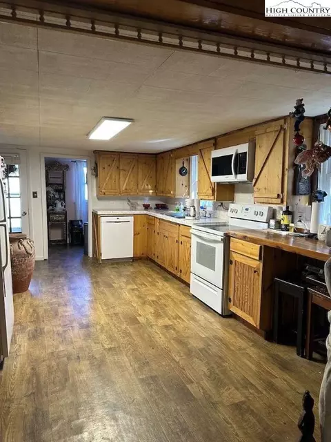 333 Mount Zion Rd, Deep Gap, NC 28618 photo 9