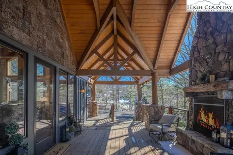 22 Falls Creek Pkwy, Elk Park, NC 28622