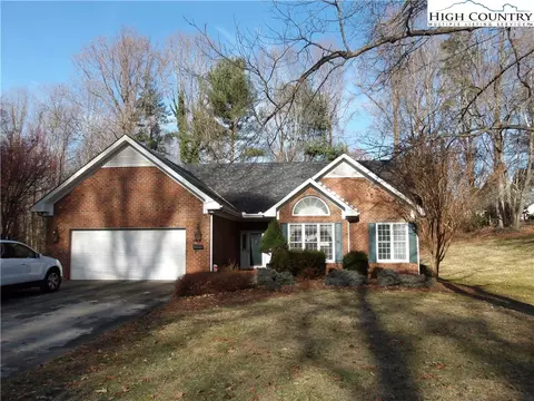 150 Valley Dr, Wilkesboro, NC 28697