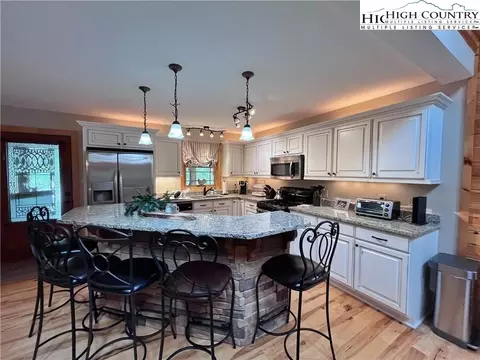 431 Bent River Dr, Lansing, NC 28643 photo 5