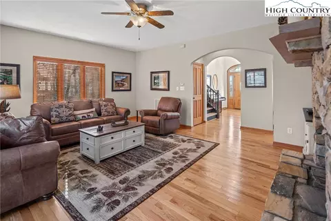 Living - 970 Algonquin Dr, Boone, NC 28607 photo 4 of 6