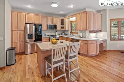 Kitchen - 970 Algonquin Dr, Boone, NC 28607 photo 2 of 4