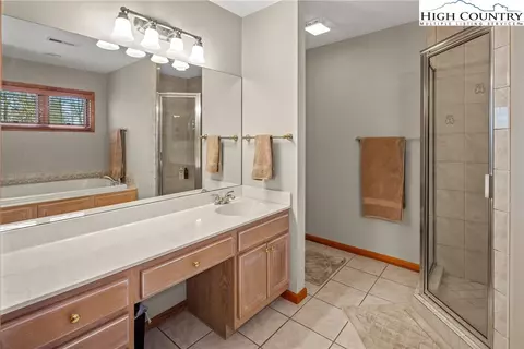 Bath - 970 Algonquin Dr, Boone, NC 28607 photo 3 of 5