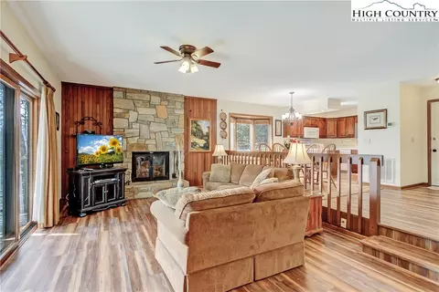 751 Chetola Lake Dr #1, Blowing Rock, NC 28605