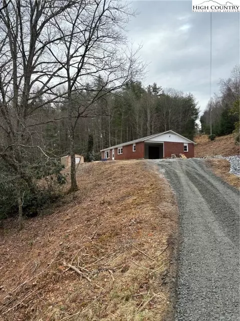 6712 S Hwy 21 Hwy, Glade Valley, NC 28627