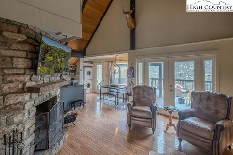 143 Oak, Boone, NC 28607 photo 4