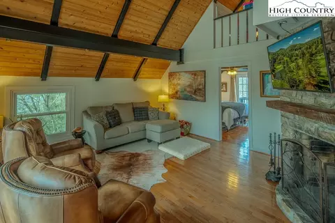 143 Oak, Boone, NC 28607 photo 2