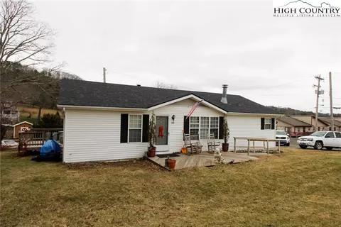 129 Watauga St, Newland, NC 28657