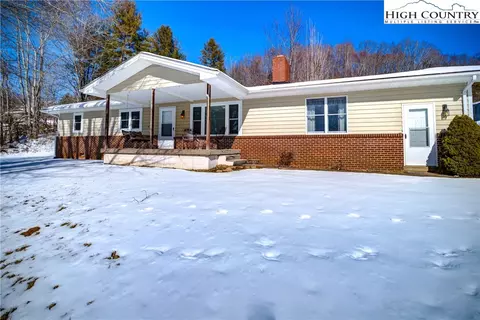 3689 Old Us Highway 421, Vilas, NC 28692