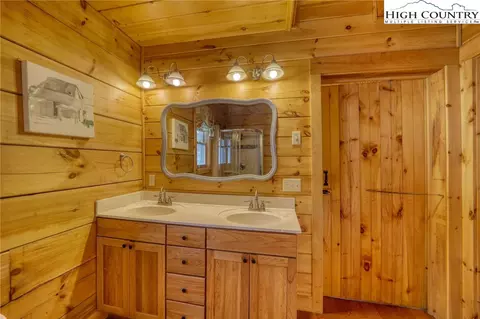 Bath - 206 Foxgrape Hollow Rd, Beech Mountain, NC 28604 photo 1 of 8