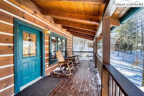 Exterior - 206 Foxgrape Hollow Rd, Beech Mountain, NC 28604 photo 4 of 7