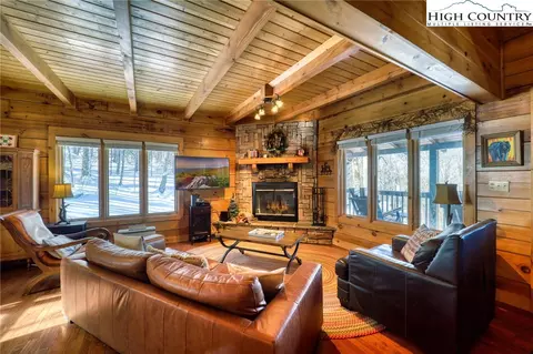 Living - 206 Foxgrape Hollow Rd, Beech Mountain, NC 28604 photo 2 of 3