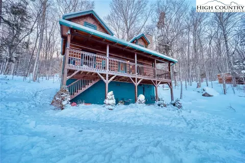 Exterior - 206 Foxgrape Hollow Rd, Beech Mountain, NC 28604 photo 5 of 7