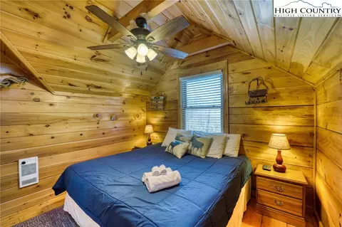 Bedroom - 206 Foxgrape Hollow Rd, Beech Mountain, NC 28604 photo 12 of 13